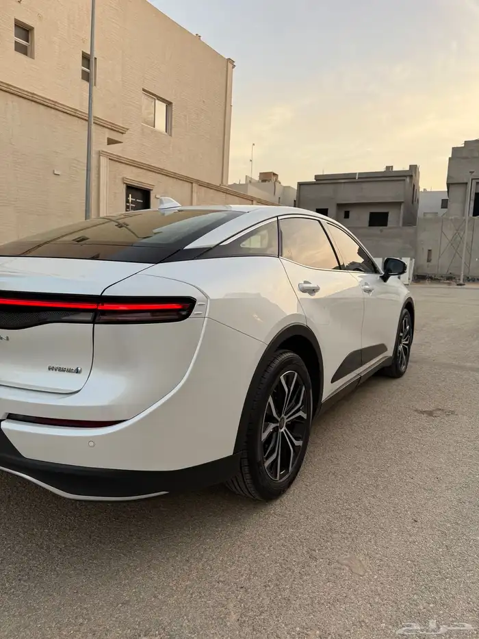 تم البيع تم البيع كراون 2023 بريميوم 4