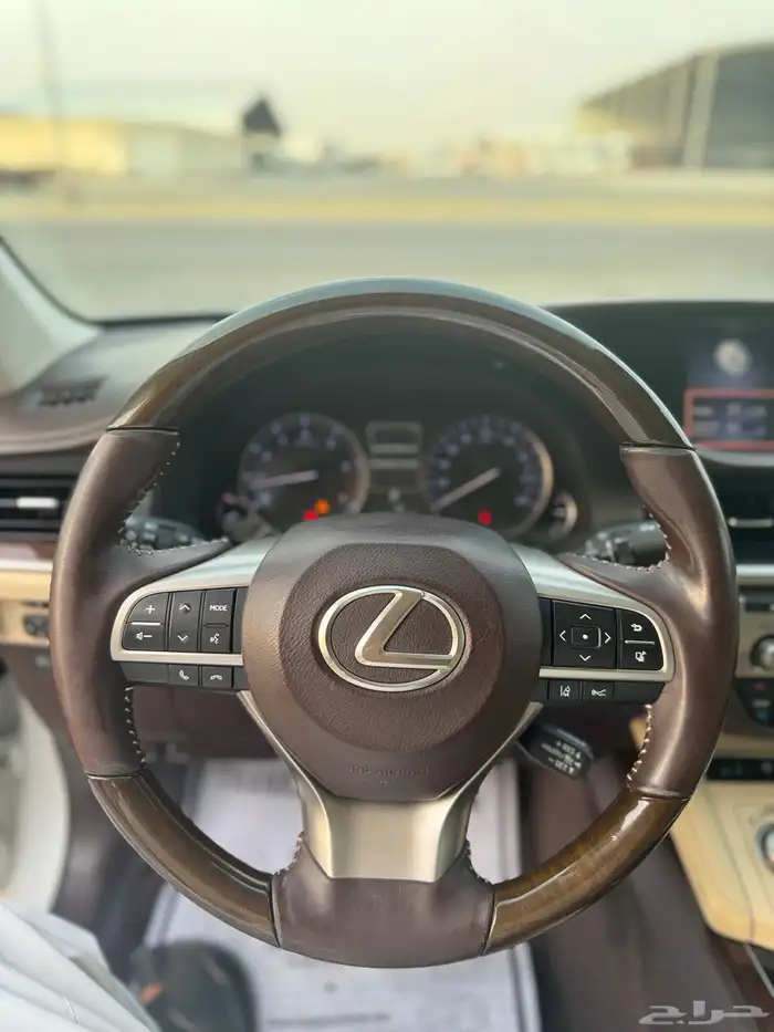للبيع لكزس 2016 - CC ES350 - بحالة الوكاله 9