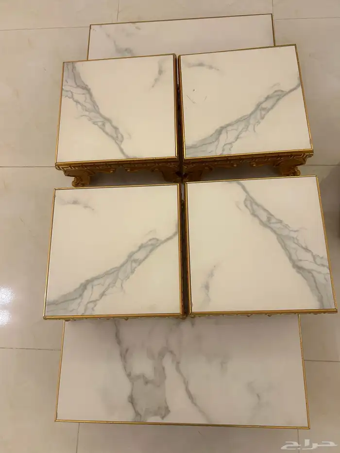 طاوله أرضيه كبيره مع أربع طاولات خدمه جديده ونظيفه 0
