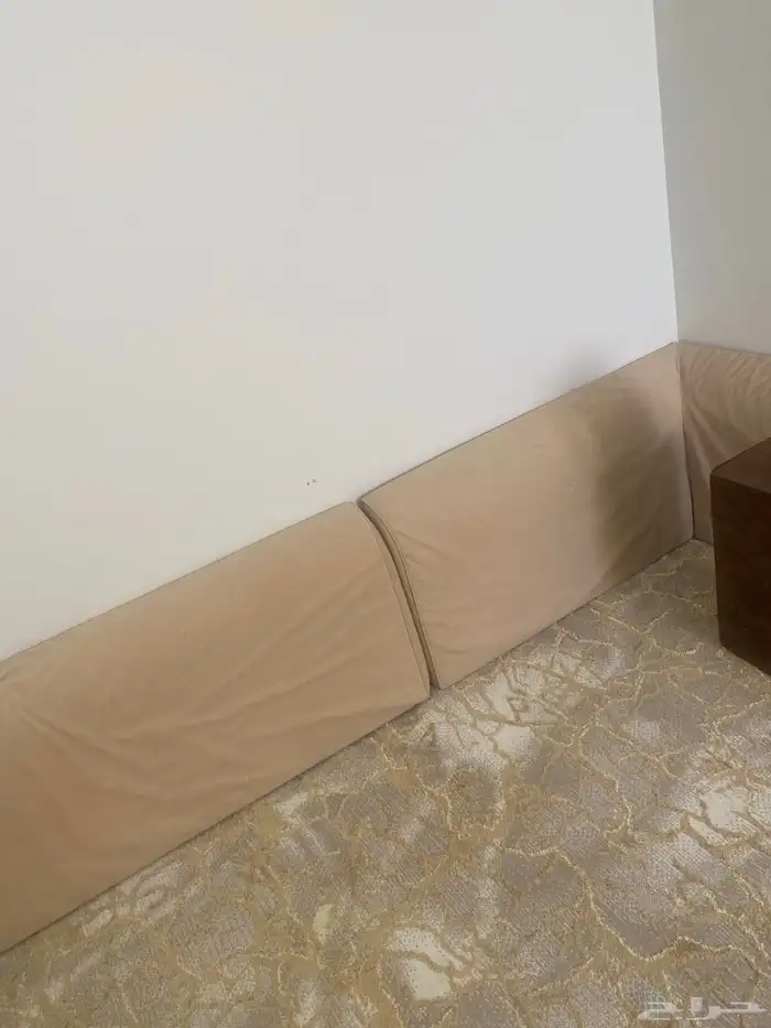 طاوله ومساند 2