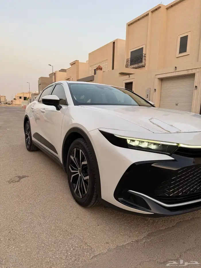 تم البيع تم البيع كراون 2023 بريميوم 5
