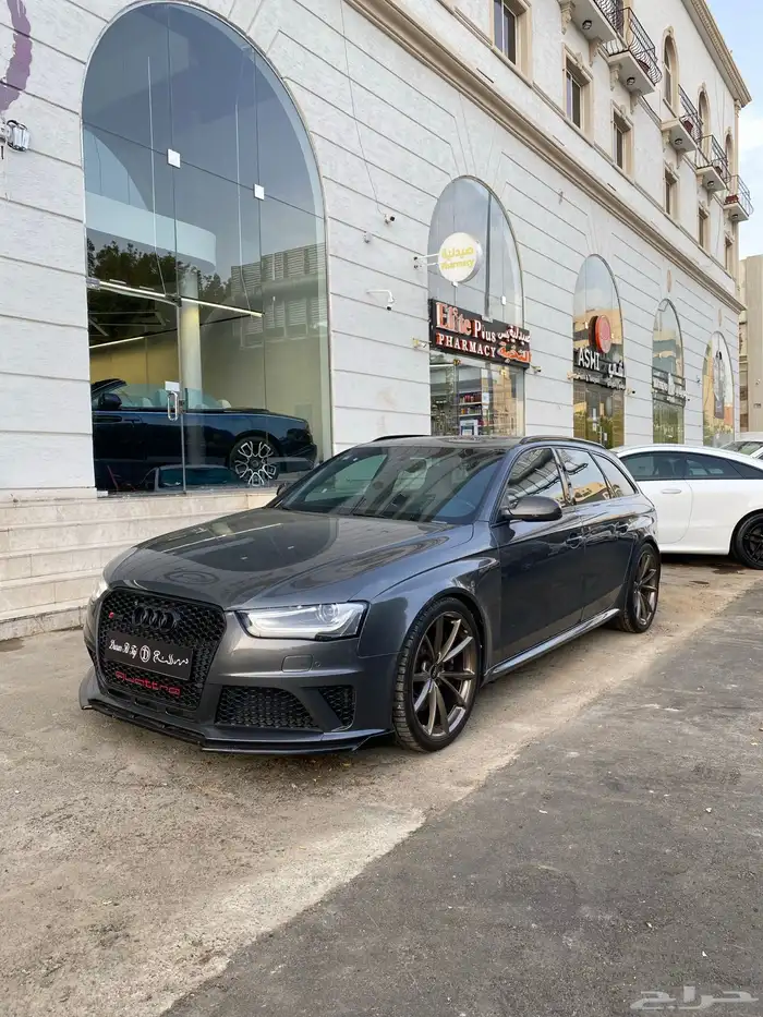 اودي RS4 0