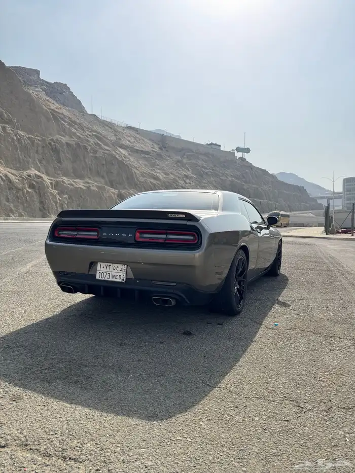dodge challenger srt 2012 3