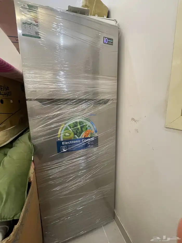 ثلاجه للبيع استخدام 9 شهور سعر الجديد 2400  سعر البيع 1800 2