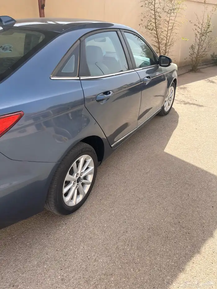 فورد سكورت 9