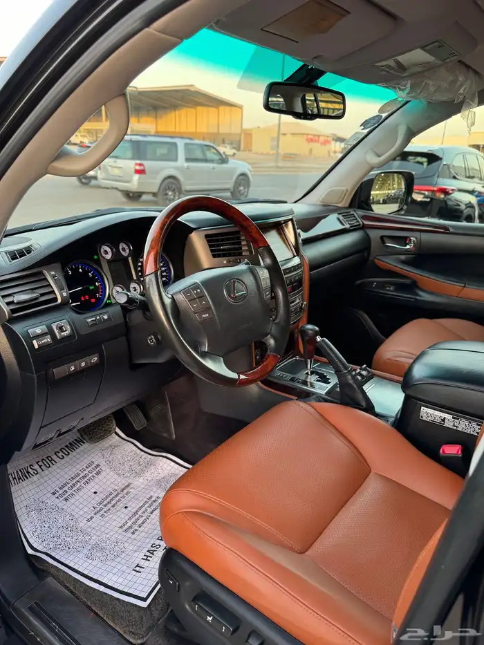 للبيع لكزس 2011 LX570 - مخزن عداد 153 الف فقط 7
