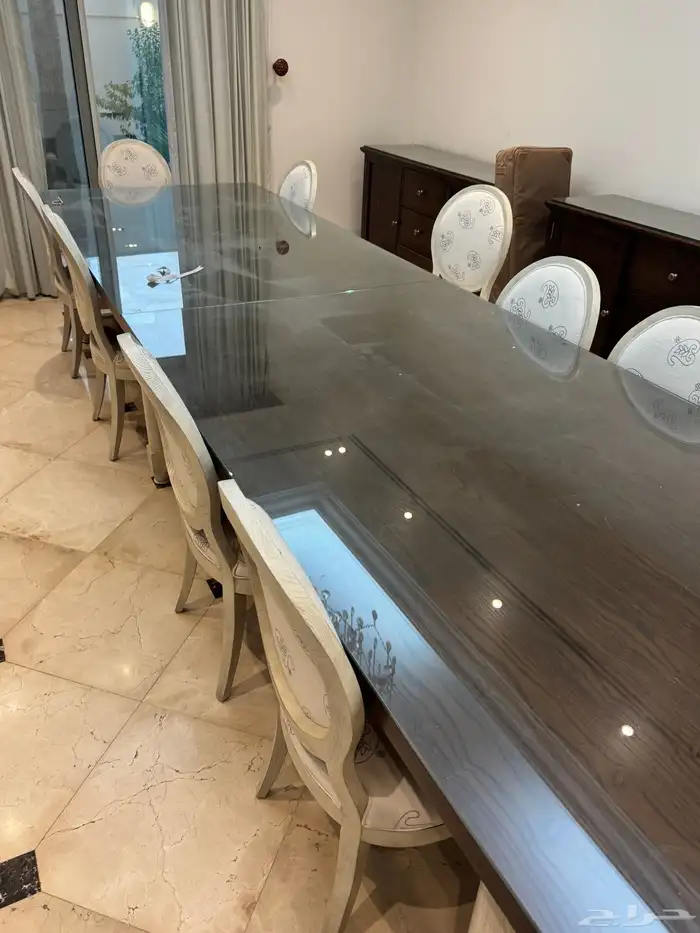 طاولة طعام دولاب ملابس دواليب صحون دواليب زينة دواليب كتب 7