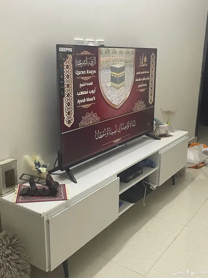 طاولة تلفاز جديده ونظيفه 0