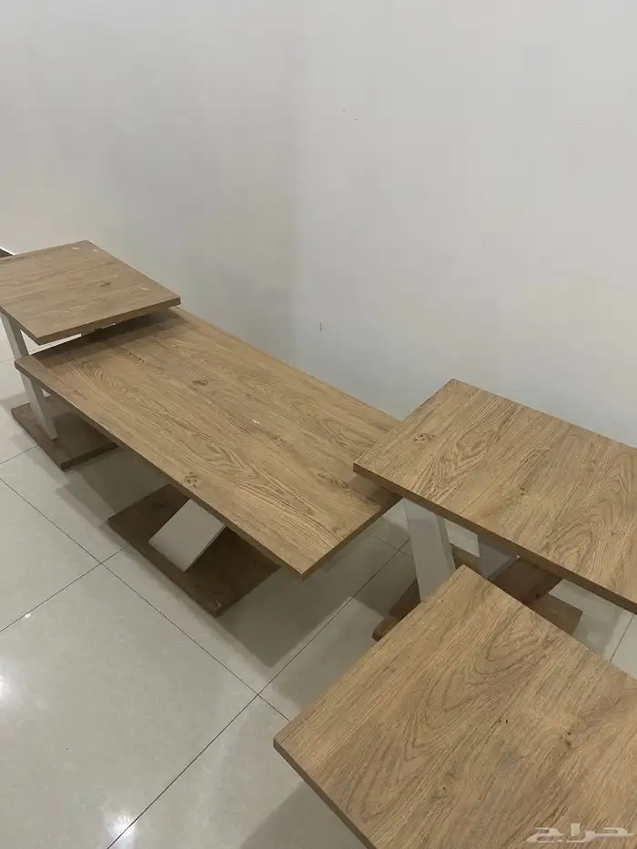 طاولة للبيع مع طاولات الخدمه 2
