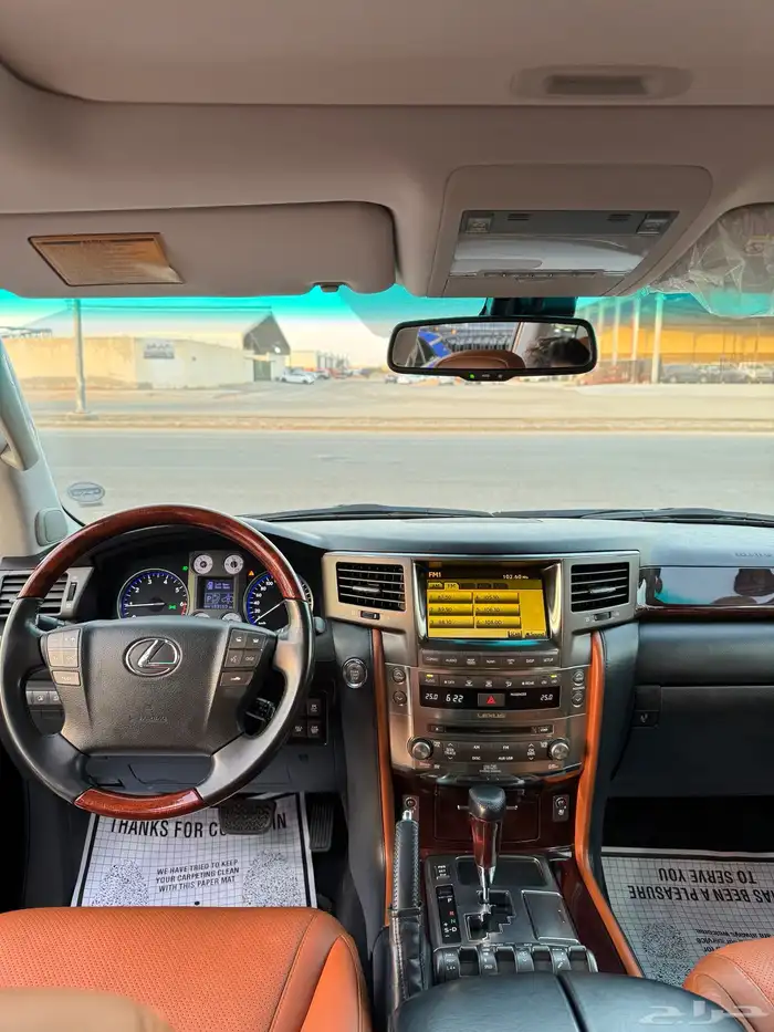 للبيع لكزس 2011 LX570 - مخزن عداد 153 الف فقط 6