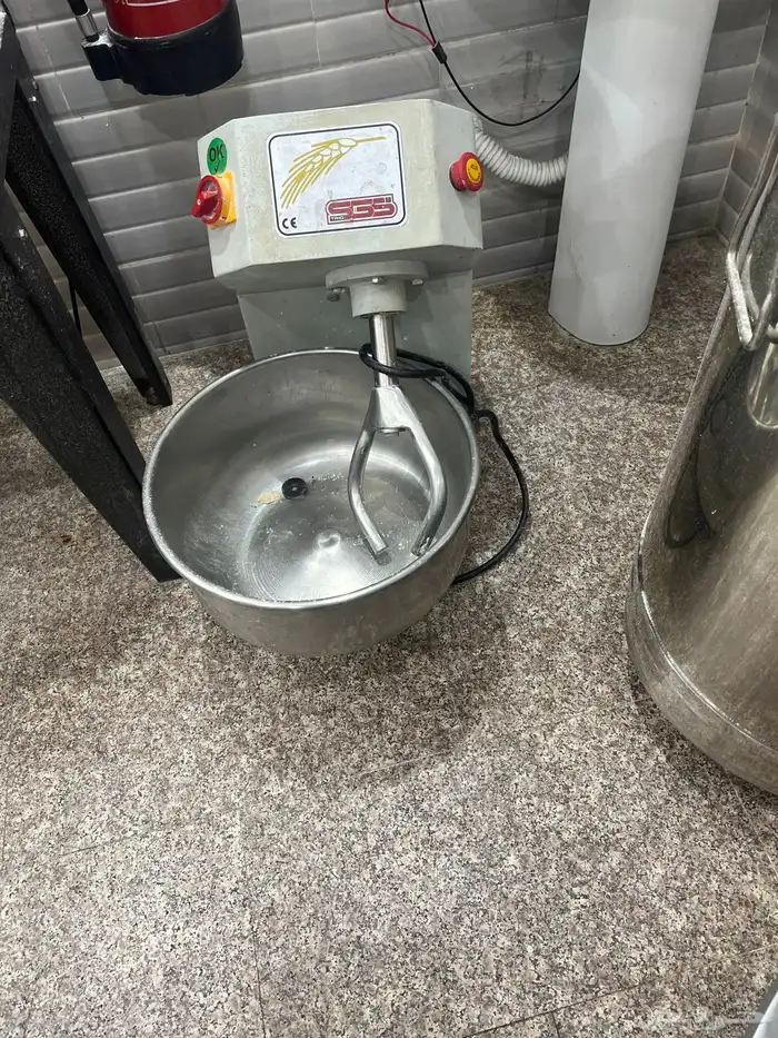 احتياجات مطاعم و كافتيريا للبيع المستعجل 0