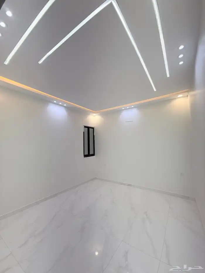 للبيع شقه ارضيه6غرف مدخل سياره شارع50م بالثمانين بسعر550الف 13