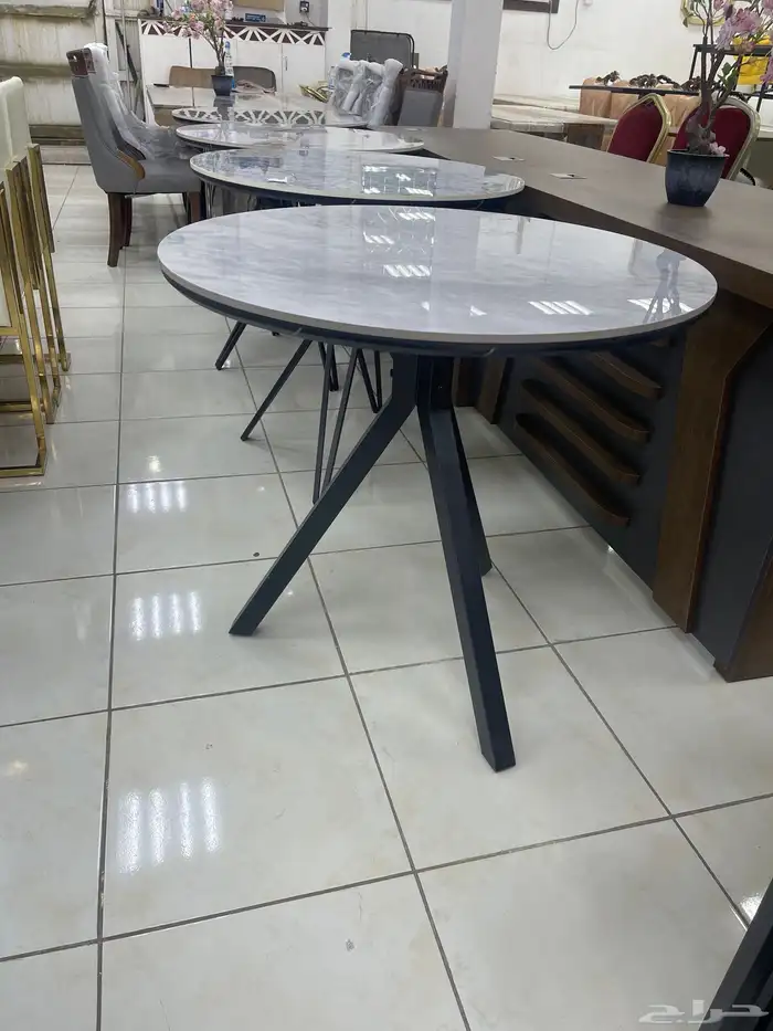 طاولات كوفي ومطاعم مختلفة 52