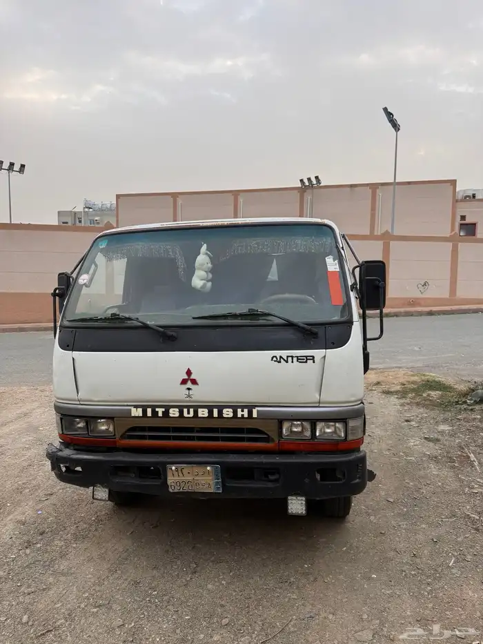 وايت مستبيشي الموديل 2000 الاستماره فيها تجديد واحد 0
