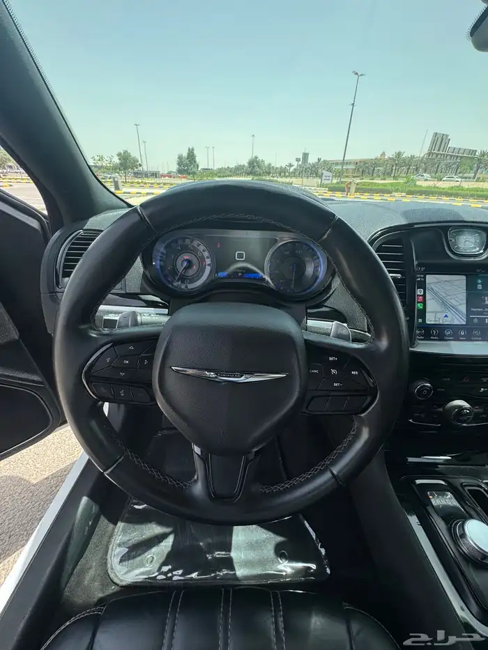 Chrysler 300S 2018 like new 5