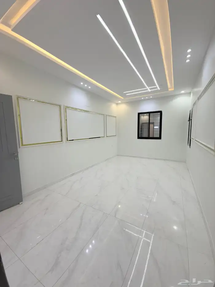 للبيع شقه ارضيه6غرف مدخل سياره شارع50م بالثمانين بسعر550الف 4