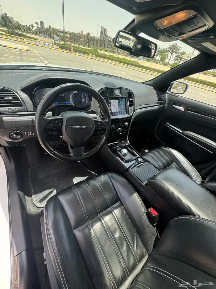 Chrysler 300S 2018 like new 11