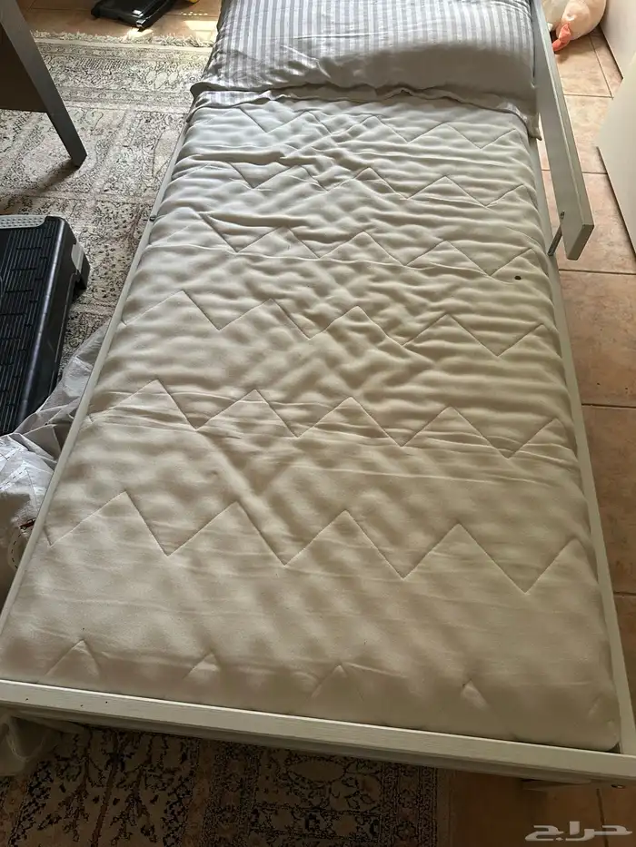 سرير اطفال 2