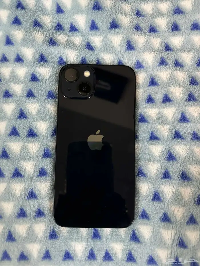 مساحه الجهاز 128   لونه اسود ليلي iPhone 13 0