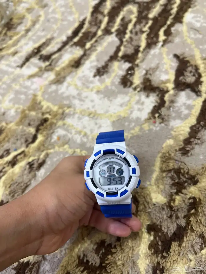 ساعة للبيع 0