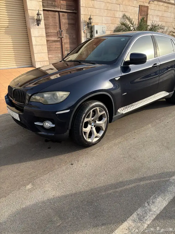 BMW X6 8 cylinder twin turbo 4