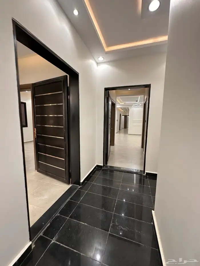 شقق علوي بمصعد جاهز وسطح خاص بالمحاله ابها اسعار مميزه 2