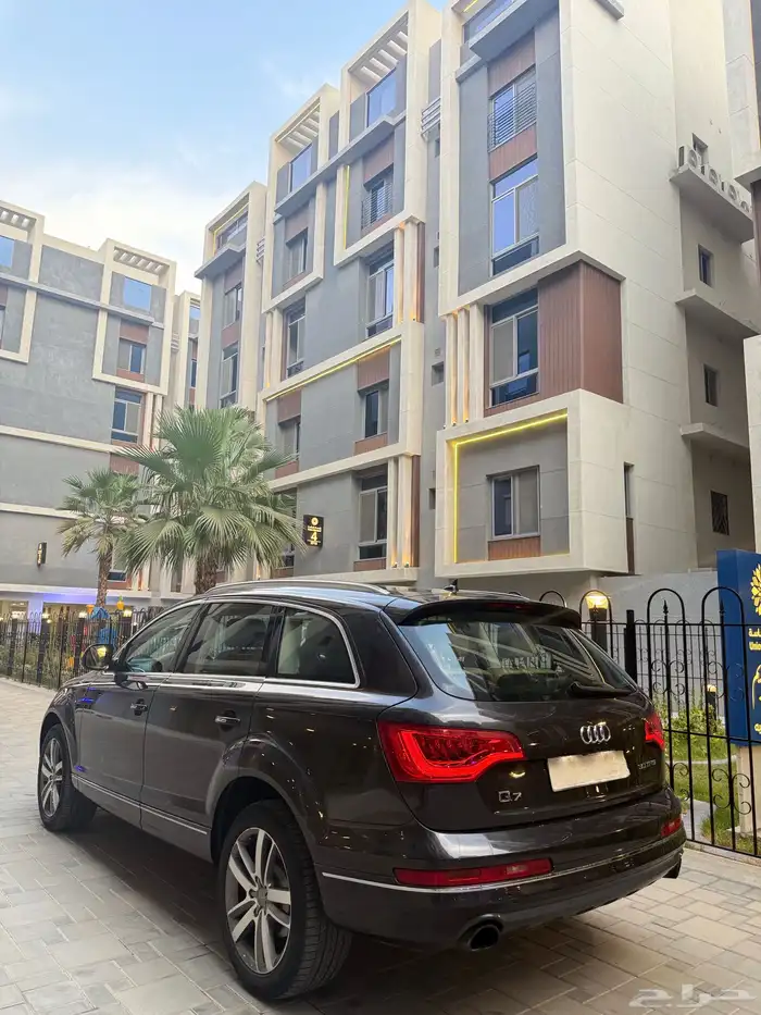 Audi Q7 2014 مخزن 14