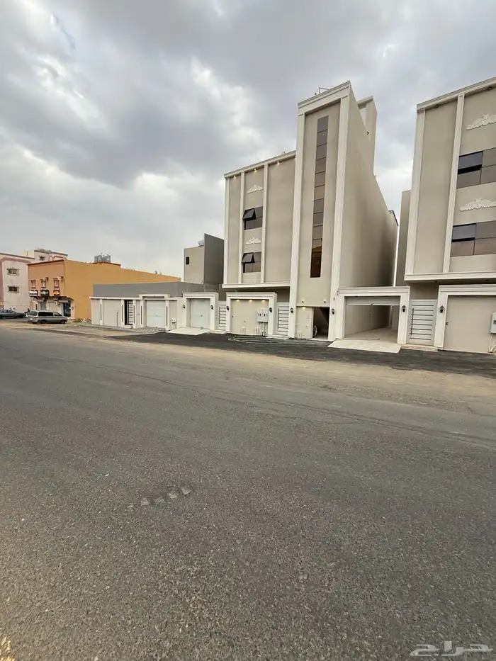 للبيع شقق أرضيه وعلويه بحى ال بريد احد رفيده 1