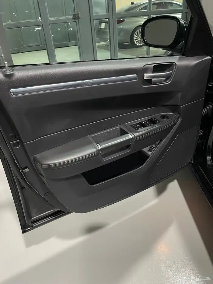 2008 Chrysler 300 SRT8 كرايزلر 14