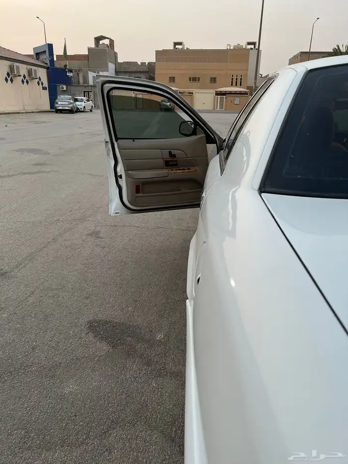 فورد كراون فكتوريا بوليسي 2008 37