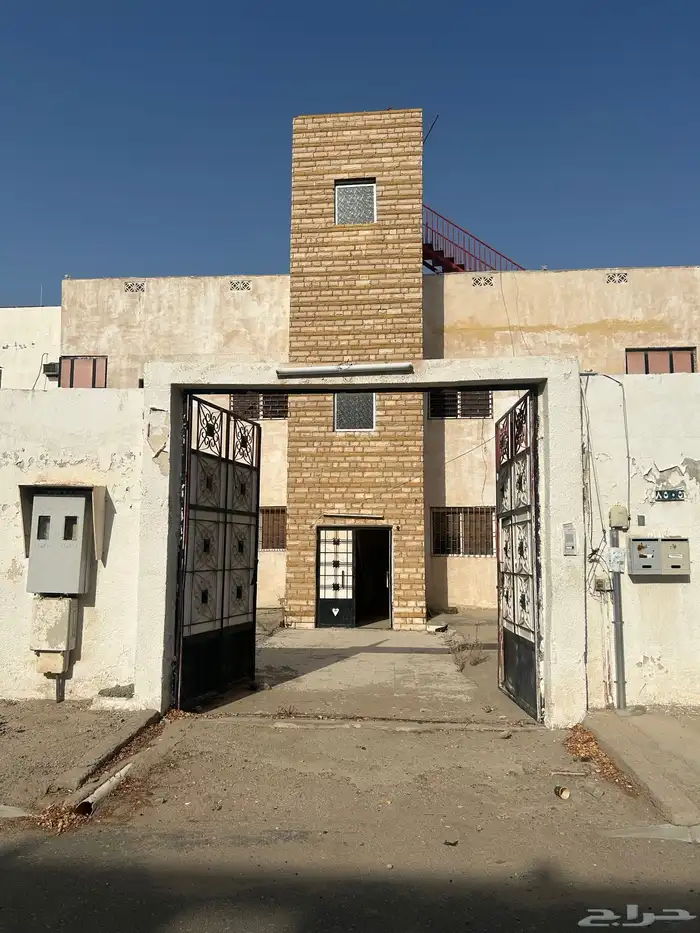 عمارة للبيع بسعر ارضها ومتوفر به جميع الخدمات النظامية 1