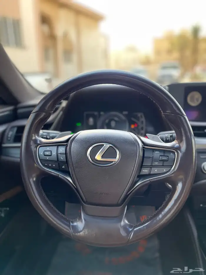 لكزس-ES300h-2021 16