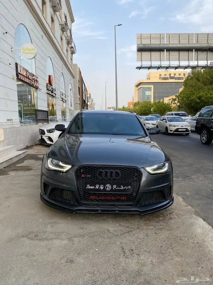 اودي RS4 1