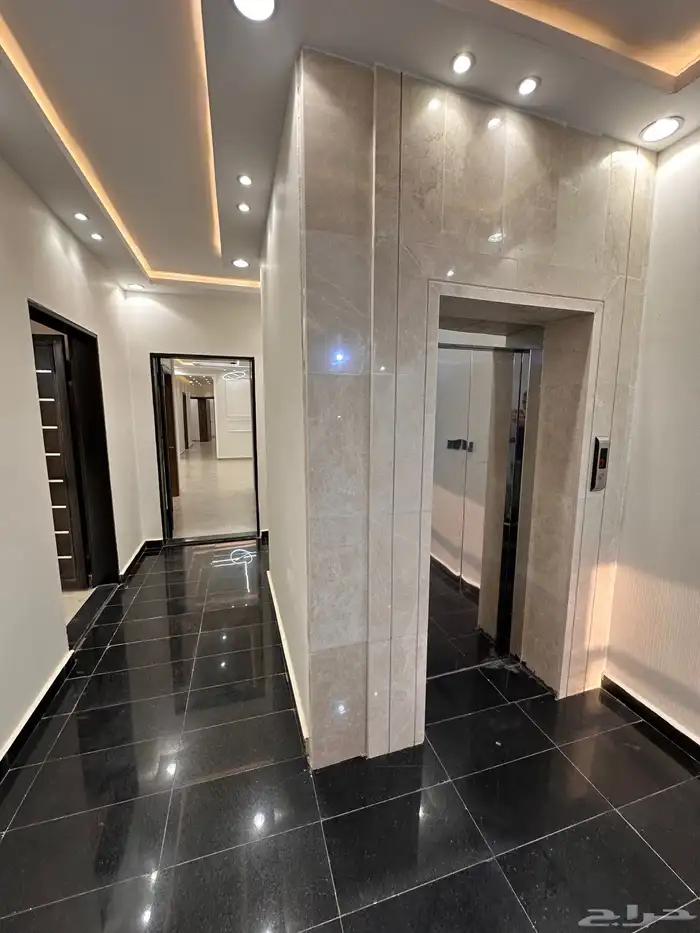 شقق علوي بمصعد جاهز وسطح خاص بالمحاله ابها اسعار مميزه 5