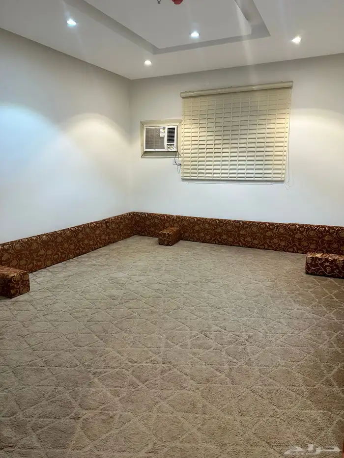 شقق للايجار السنوي بالمندق على الشارع بجوار العثيم(عوائل) 6