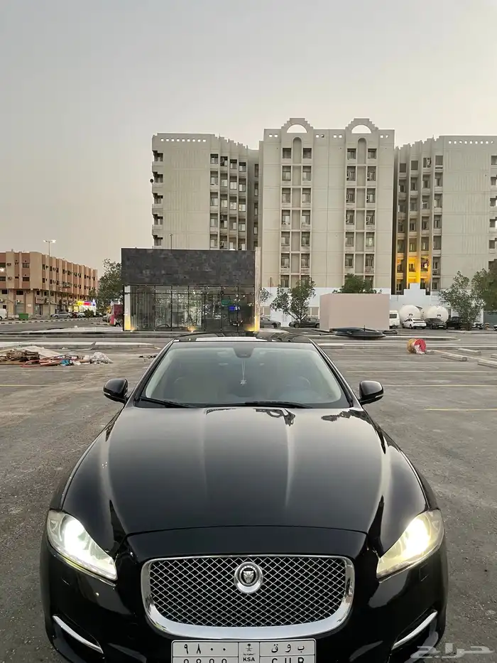 جاكوار اكس جاي 77