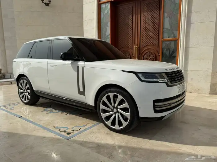 رنج روفر فوج HSE P530موديل 2022خليحي  في الامارات 8
