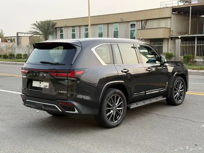 جيب لكزس LX600 2023 F SPORT - سعودي 5