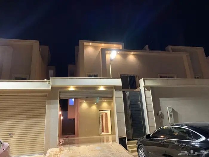 فيلا للبيع بحي عكاظ 5