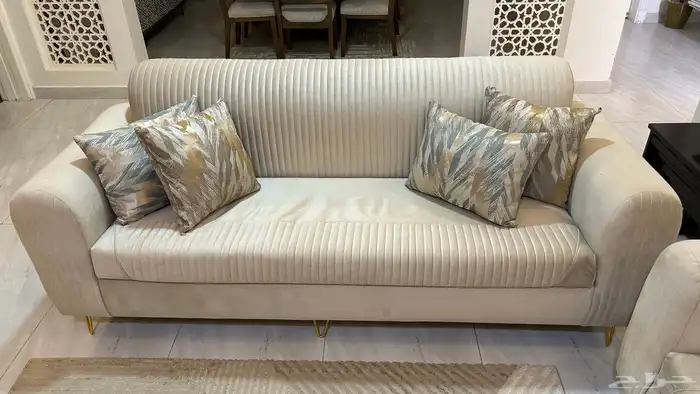 مجلس كنب نظيف جدا  جدا  للبيع 4