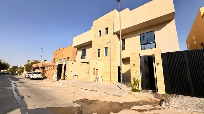ادوار للبيع بحي الروضه 0
