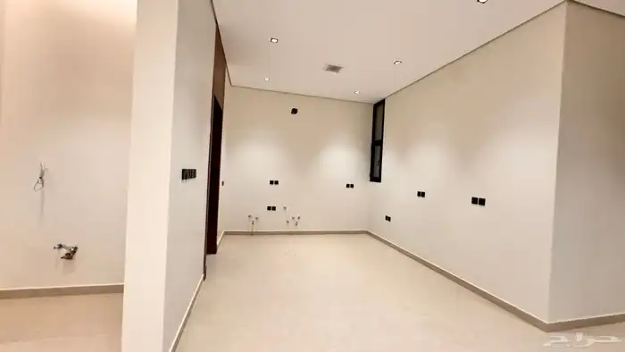 ادوار للبيع بحي الروضه 5