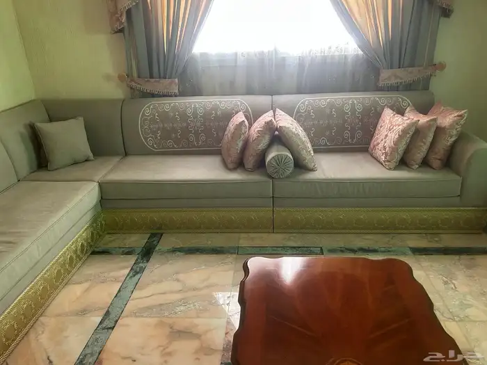 كنب للبيع علي شكل L 2
