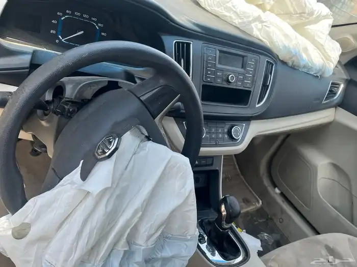 يوجد قطع غيار تشليح MG360  2019 جميع القطع موجوه 7