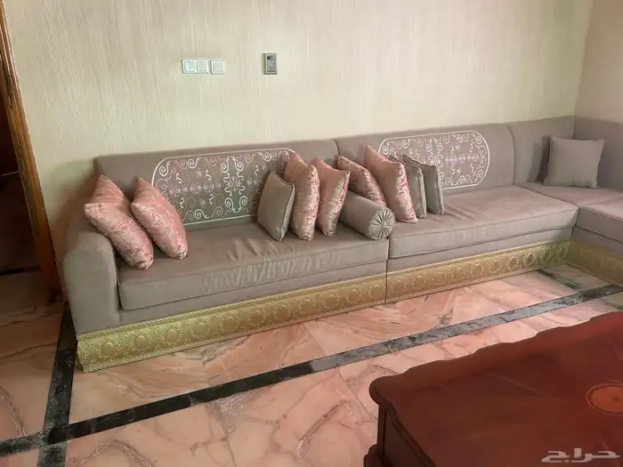 كنب للبيع علي شكل L 4