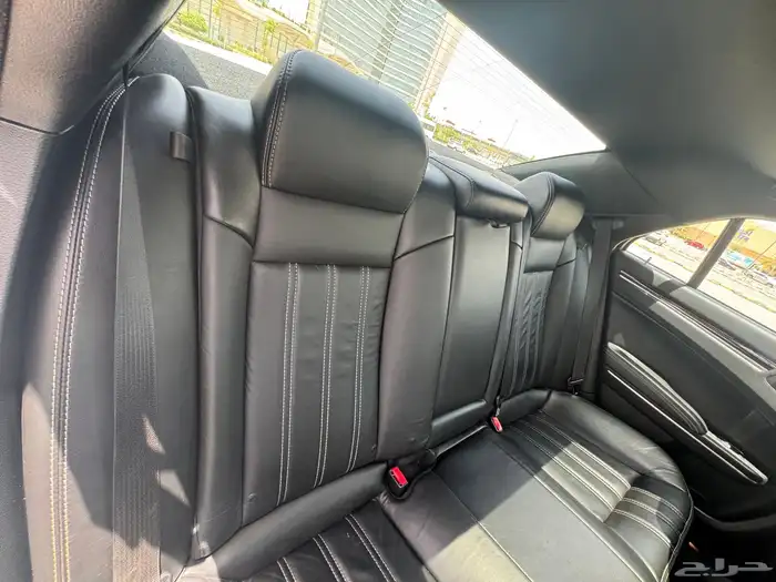 Chrysler 300S 2018 like new 20