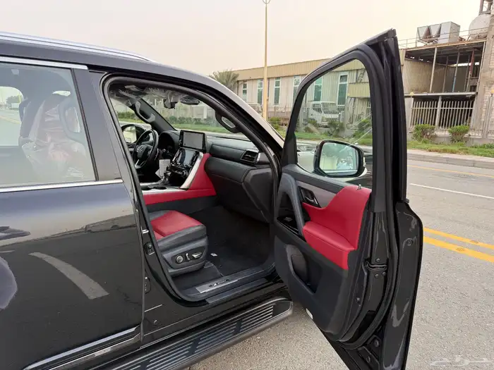 جيب لكزس LX600 2023 F SPORT - سعودي 16