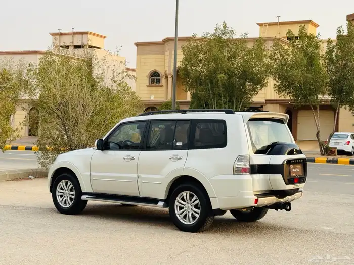 ميتسوبيشي باجيرو فل كامل علامه ذهبيه 11