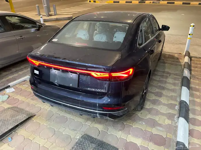 جيلي امجراند فل كامل 2025 ضمان 7 سنوات او 250 الف كيلو 8