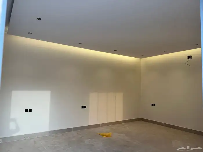 يوجد لدينا استراحة (شالية عزاب ) جديدة مدخل سيارة مساحة 280 3